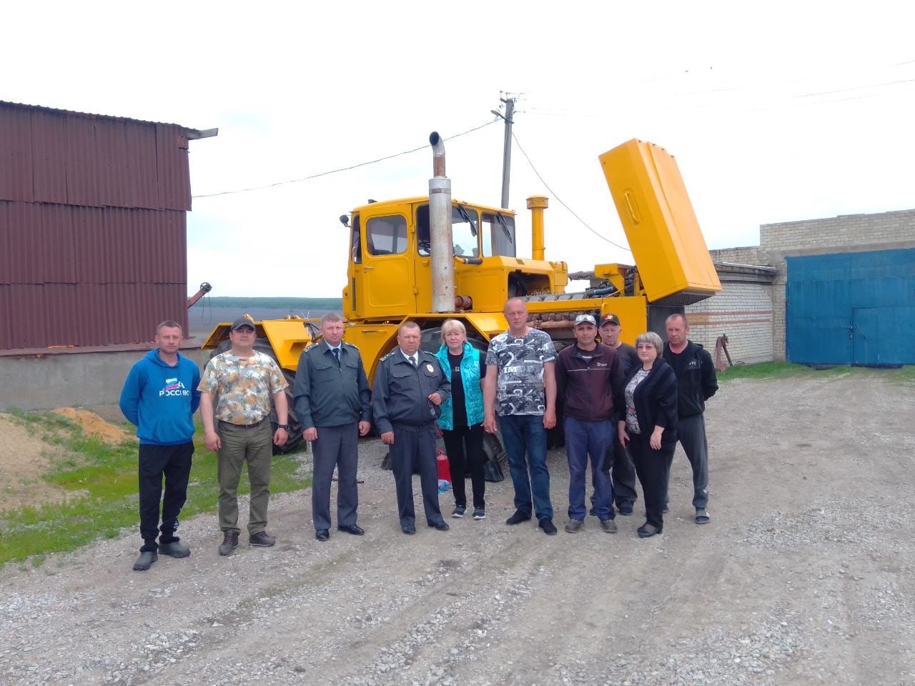 В Новобурасском районе на базе ИП Глава КФХ Постнов И.В. прошел показательный технический осмотр.