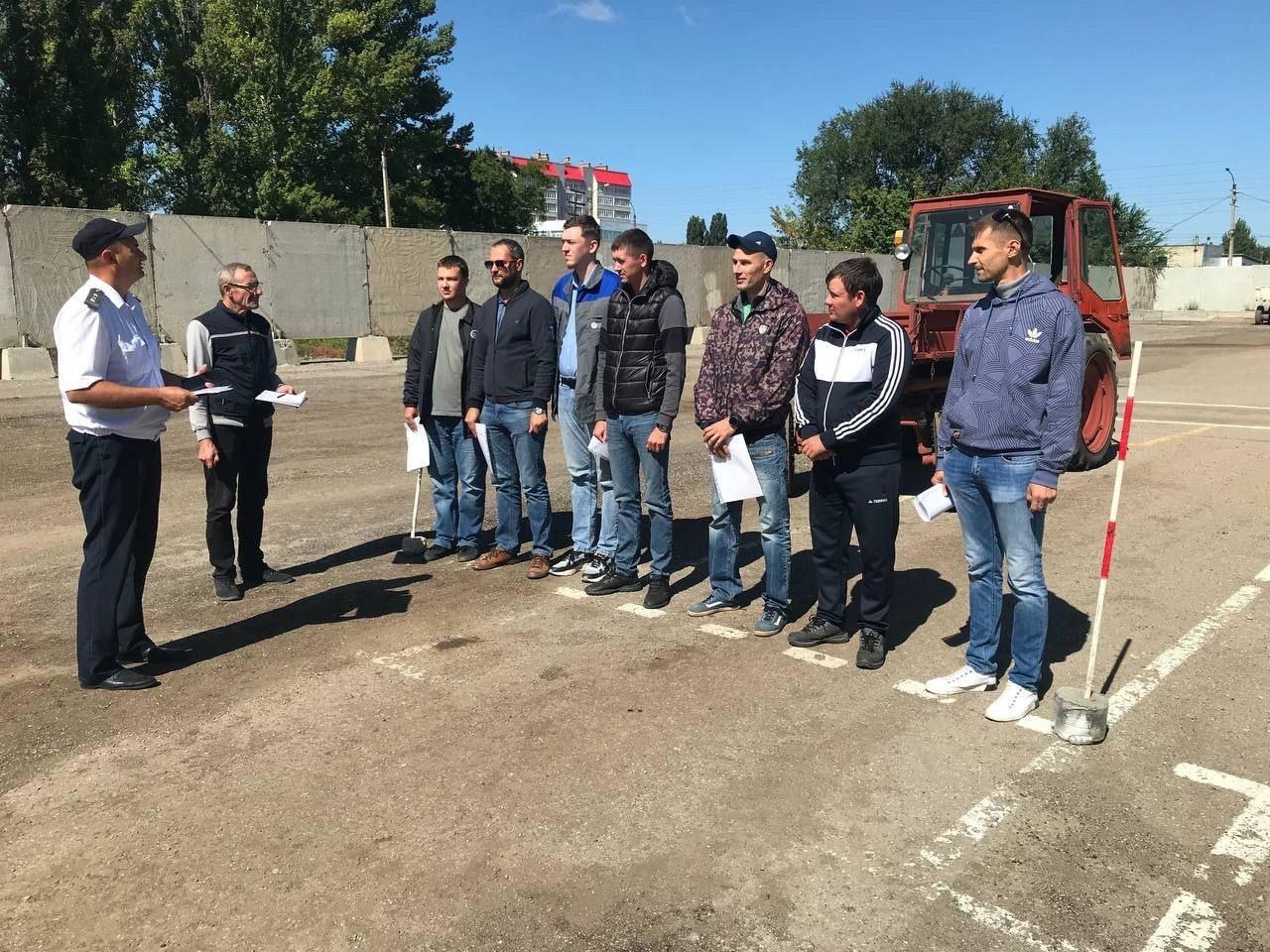 В экзаменационном центре "Лидер-Балаково" прошел экзамен 